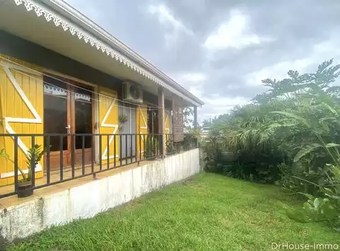 Maison F4 meublée avec garage et jardin