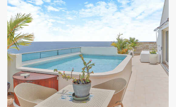 Beachfront Sapphire Penthouse