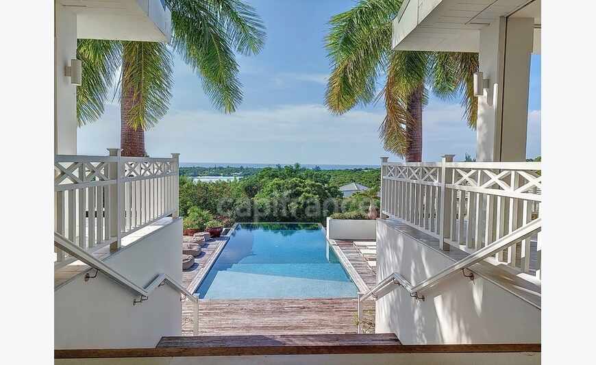6 Bedroom Villa With Sea View And Caretaker'S House On