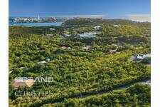 Opportunité unique: Terrain aux Terres Basses avec plans