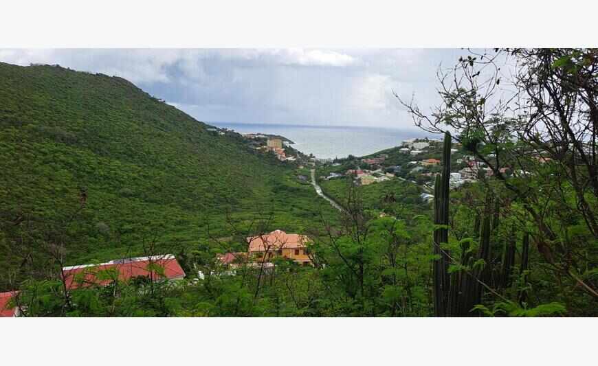 Terrain côté hollandais : Oyster Pond
