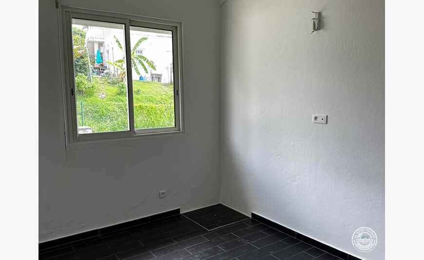171433 - Type 2 Avec Jardin Sur Les Hauteurs De Pic Paradis