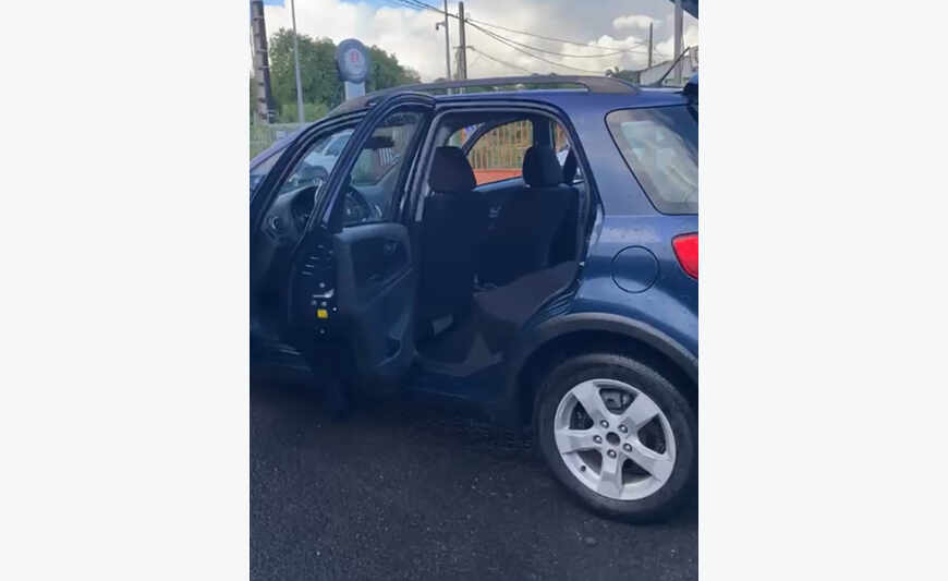SUZUKI SX4 Bleue