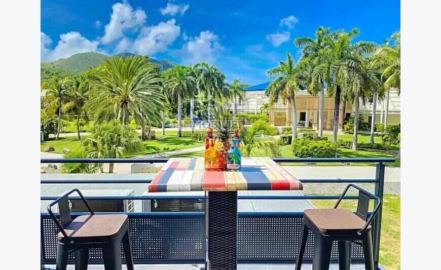 Spacieux Deux Pieces Sur La Marina