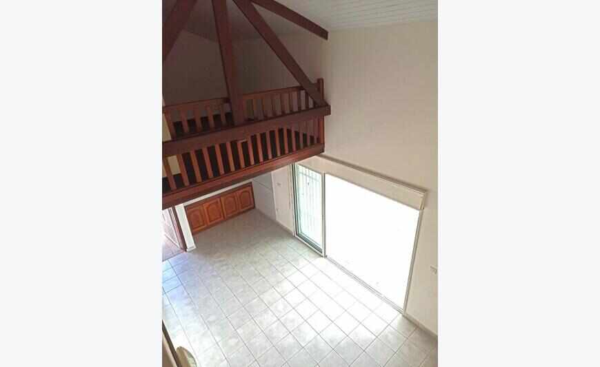 Excluído Apartamento T3 muito agradável de 55,89m2 + mezanino e ter