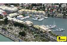 murs commerciaux 600m² Marigot
