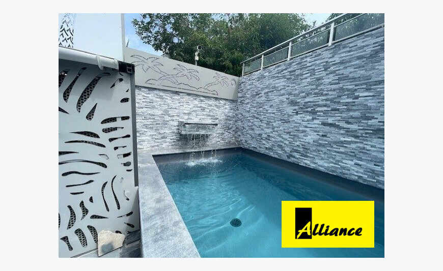 Villa + 3 Apartments