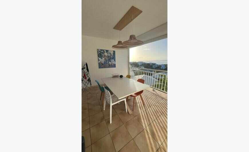 Studio Meublé avec Vue Mer à Louer - Secteur Mont Vernon 1