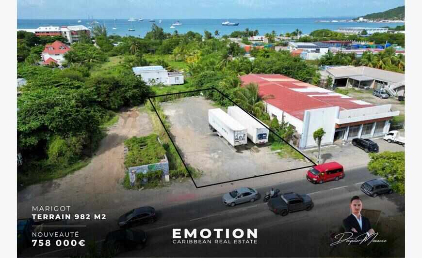 Land of 982 m2 - Marigot