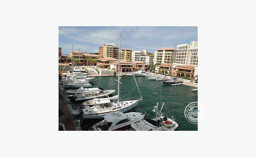 1713 - Appartement Type 4 Cupecoy À 750 000