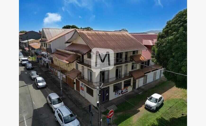 Cayenne Immeuble de 4 lots de 367 m2 au centre ville