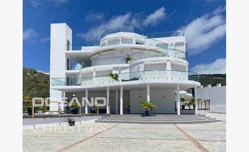 Le Diamant Blanc - Oyster Pond