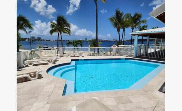 Studio Terrasse Angle Baie Nettle