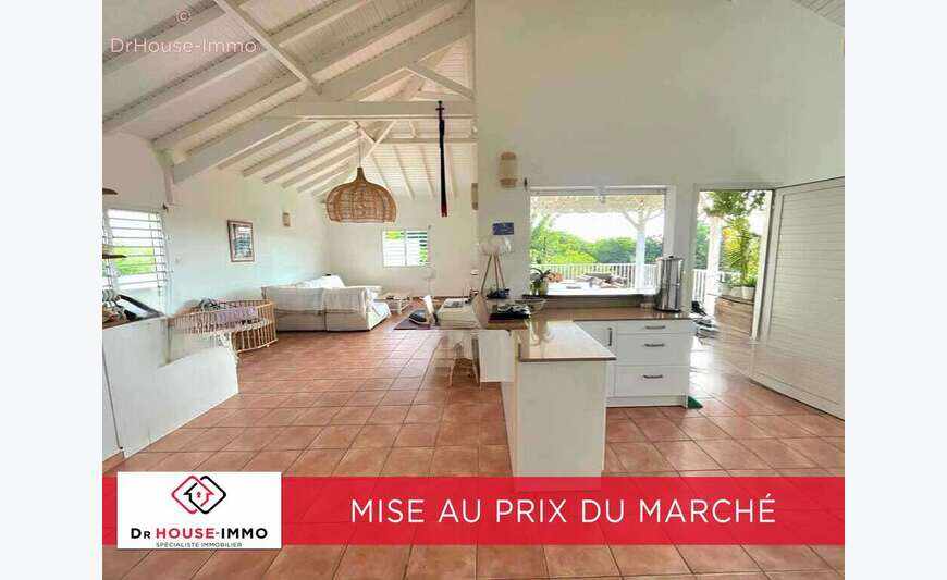 TRES BELLE MAISON VUE MER