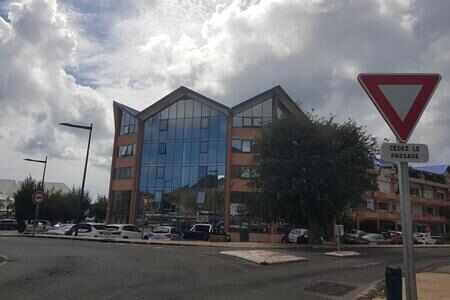 Pour investisseur avisé. Local commercial 160 m2