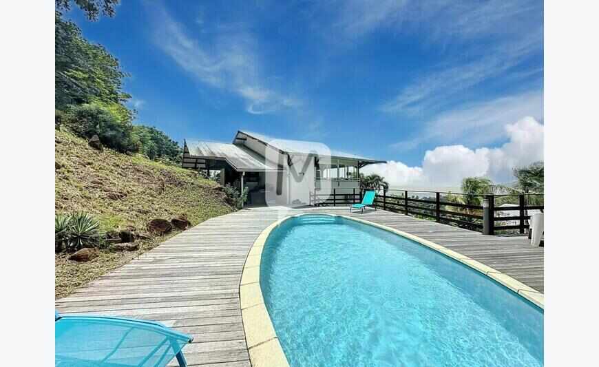 Remire-Montjoly maison T4 de 177m² avec piscine et vue mer