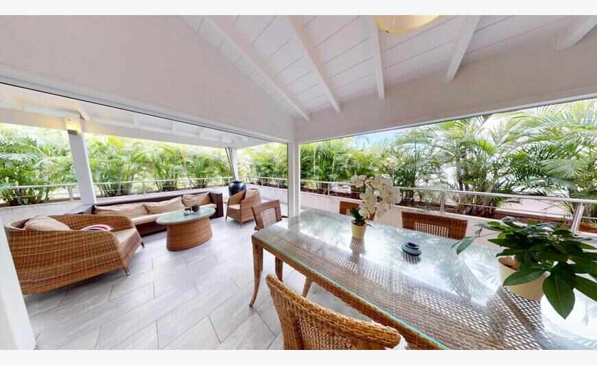 Superb duplex apartment in Corossol