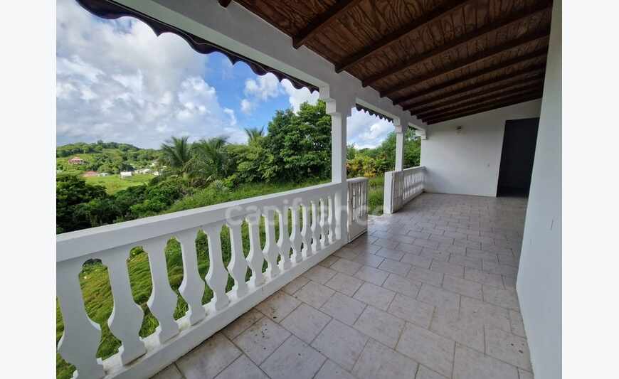 Maison à Morne-à-l'Eau, 160 m² édifiée sur 3300 m² de