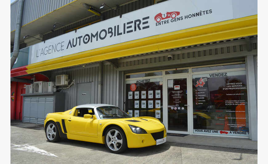 Opel Speedster 2.2i 16V