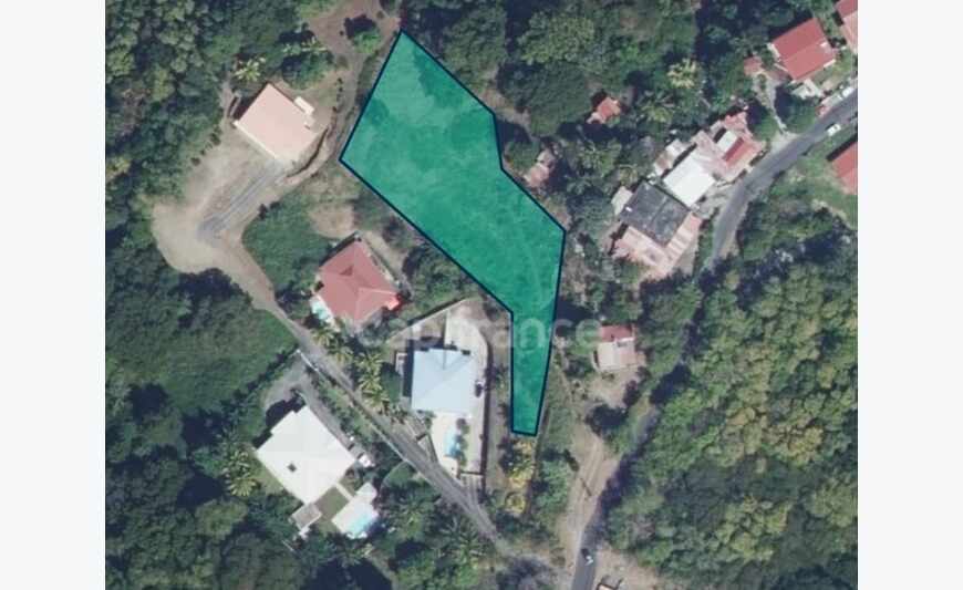 Schoelcher - Terrain de 2 387,00 m² avec vue mer à Ravine