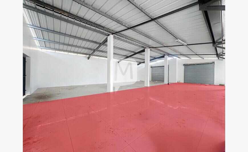 à louer Matoury local commercial de 112 m² situé au Rdc