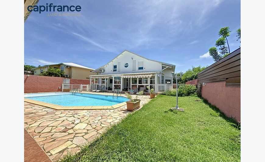 maison 8 pièces Le Gosier (971)