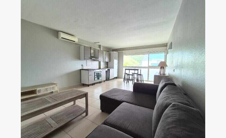 Nouveau 2-Pieces Cul De Sac