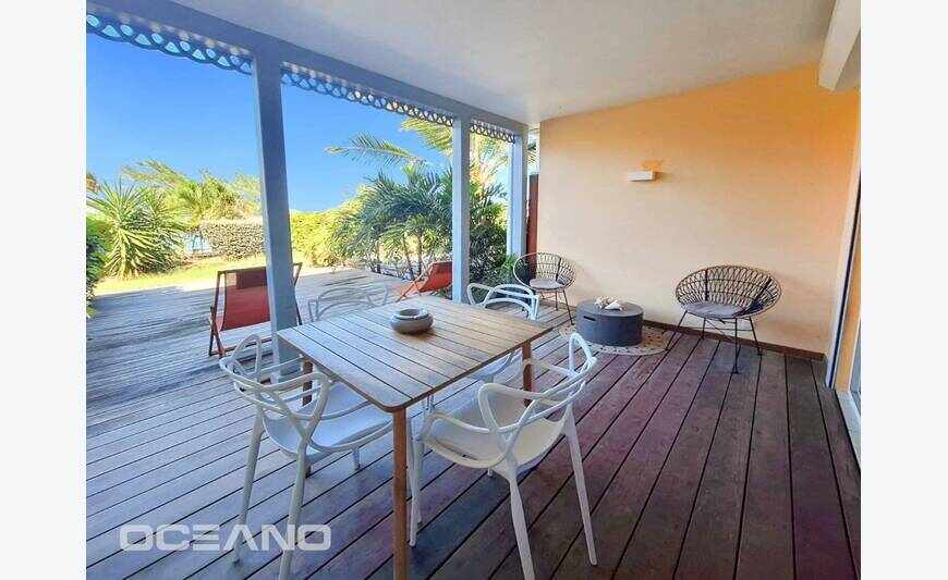 Superbe appartement T2 face à la plage – Baie Orientale