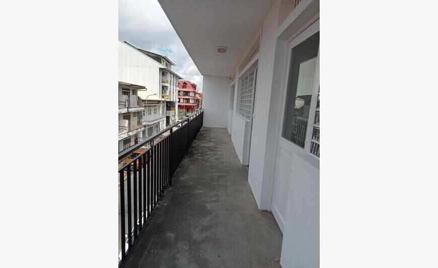 Appartement T4 entièrement rénové au centre-ville de Cayenne