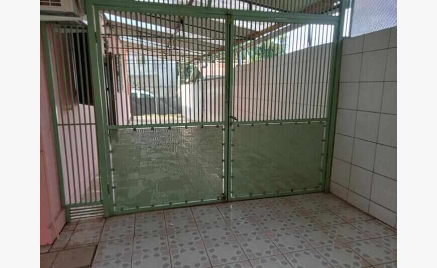 Très grand appartement T3 au Bourg de Matoury, au rez-de-cha