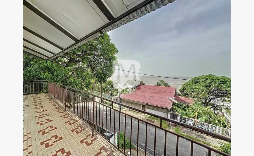 Dpt (Guyane) , Cayenne maison T4 de 89 m2 sur un terrain de