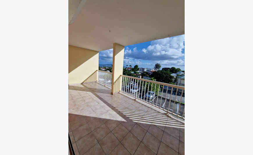 Appartement Fort De France 2 pièce(s) 36.48 m2 645 Cc