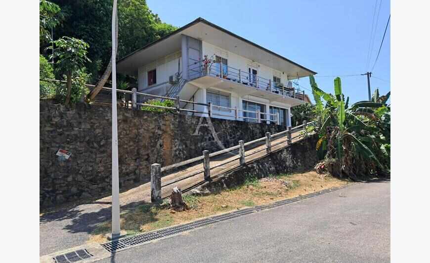 Spécial Investisseur Maison vue Mer divisé en 2 appartements