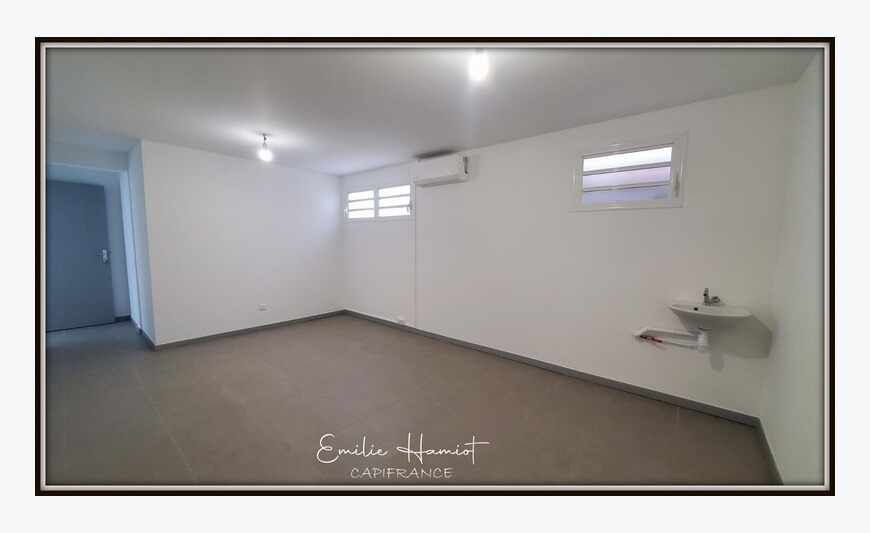 Ducos - Local professionnel dans centre médical - 20m²