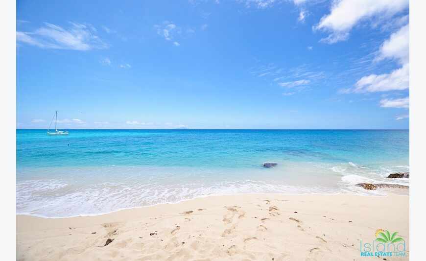 2-Bedroom, 2-Bathroom Condo at Rainbow Beach Club, Cupecoy