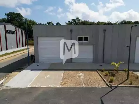 à louer Macouria local commercial de 75,6 m²