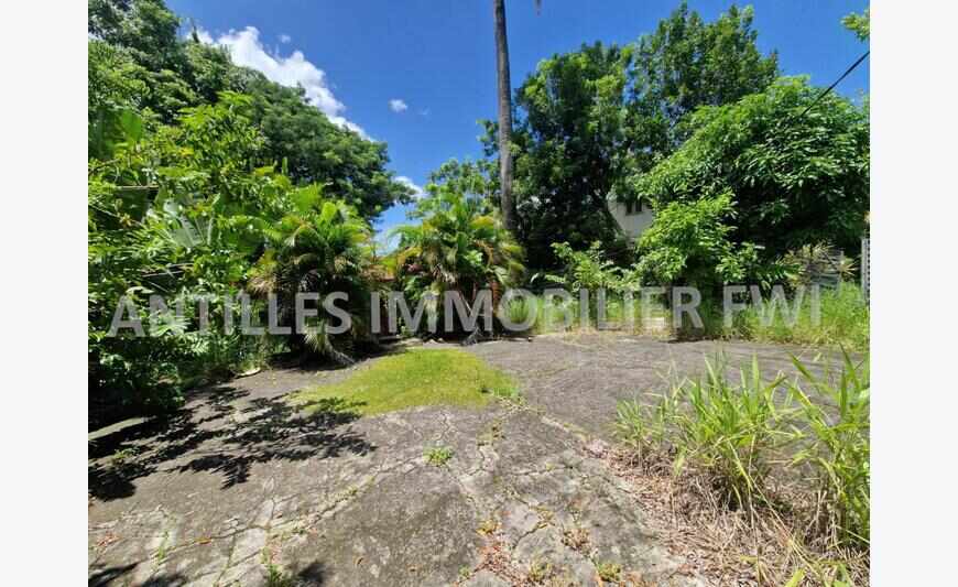 Fort De France : Didier : Terrain de 1500m² avec 2 villas à
