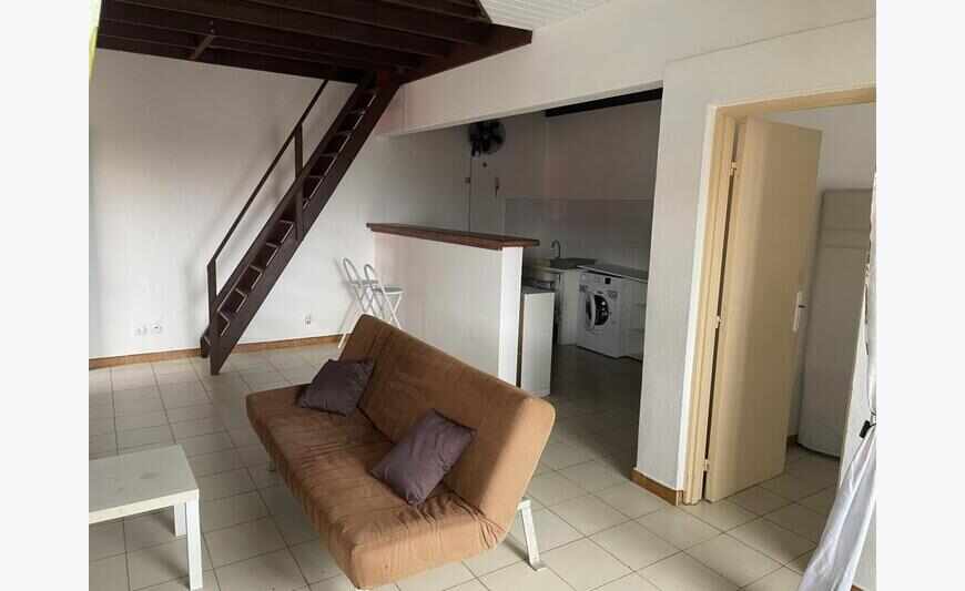 Appartement avec 2 pièces à louer 880 Eur par mois à Kourou