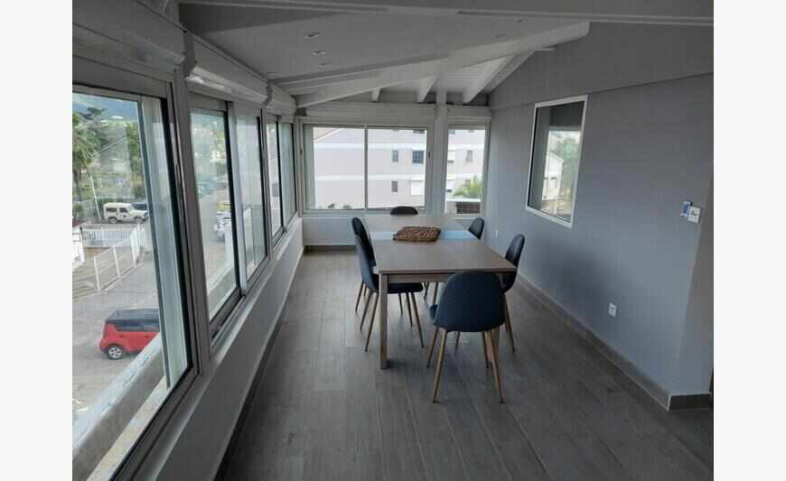 Appartement T4 à louer - Dernier étage, résidence avec pisci