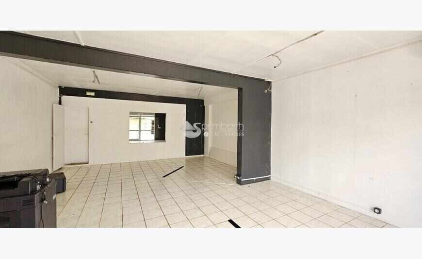 Hope Estate - Local commercial de 90m² 3pc rdc