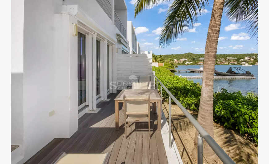 Duplex Frente Lagoa com Beliche