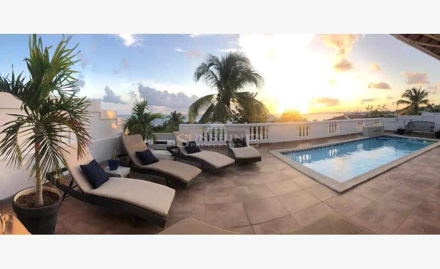 Spectaculaire turn key villa inclusief appartement.