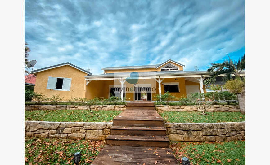 Magnifique Villa F5 Petit Bourg Secteur Barbotteau