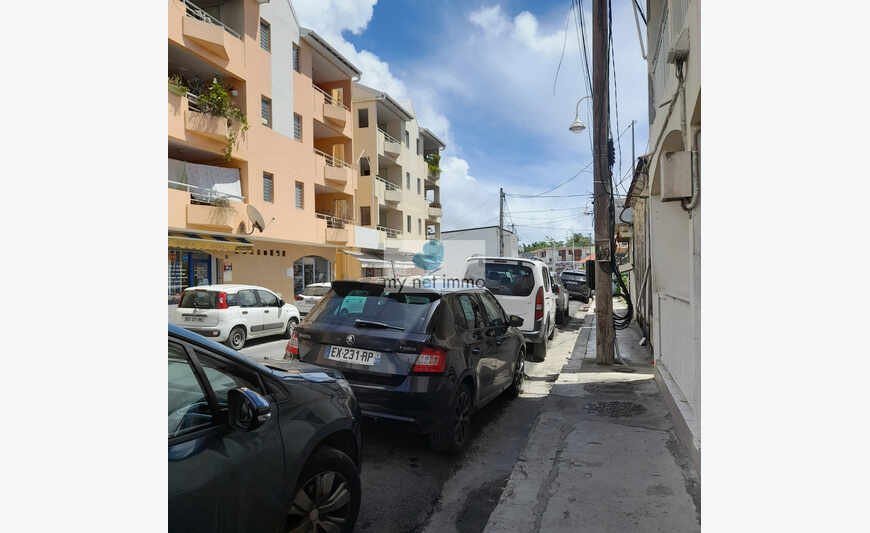 Sainte Anne, terrain constructible de 253m² en plein centre