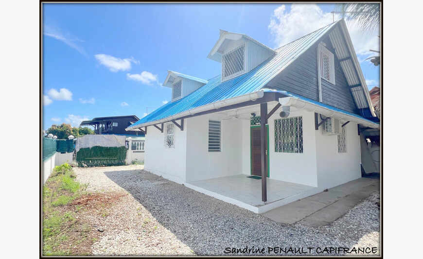 A Kourou (Guyane Francaise) Une Maison Individuelle T4 De 68