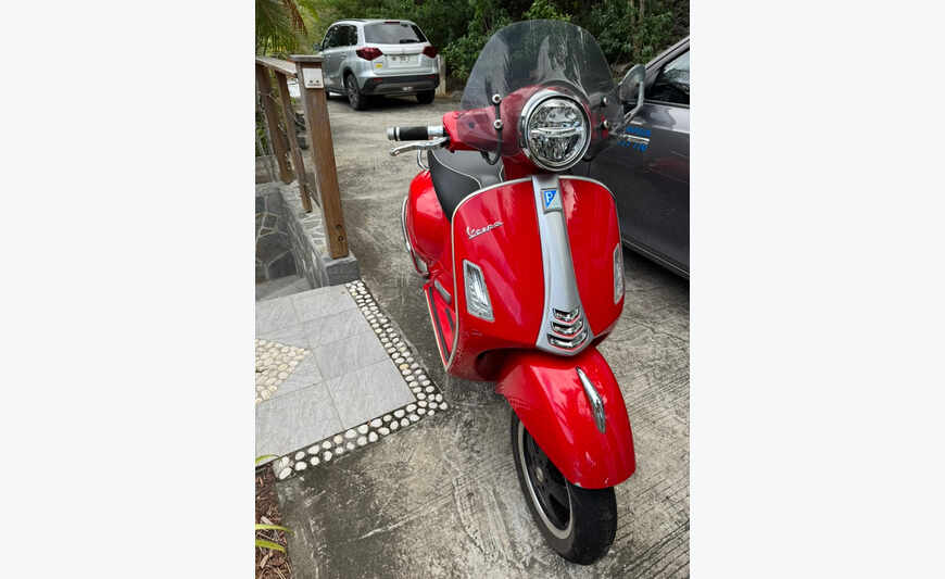 PIAGGO VESPA GTS 300