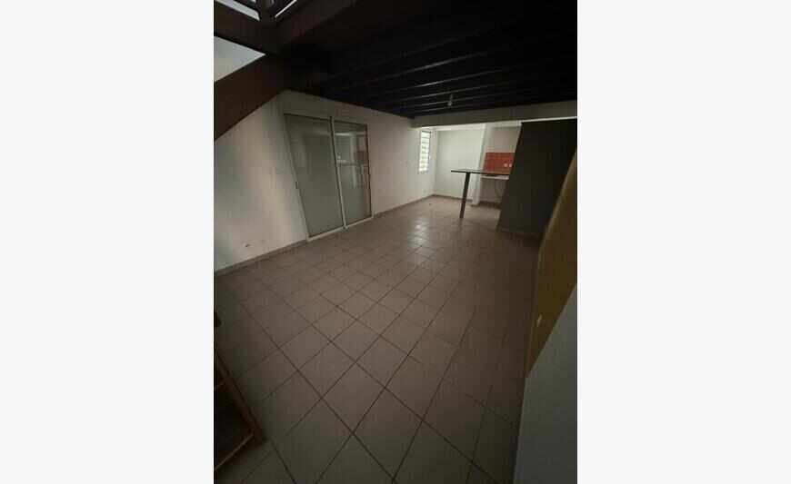 Kourou : duplex de 39,42m2 en location 894 Eur par mois
