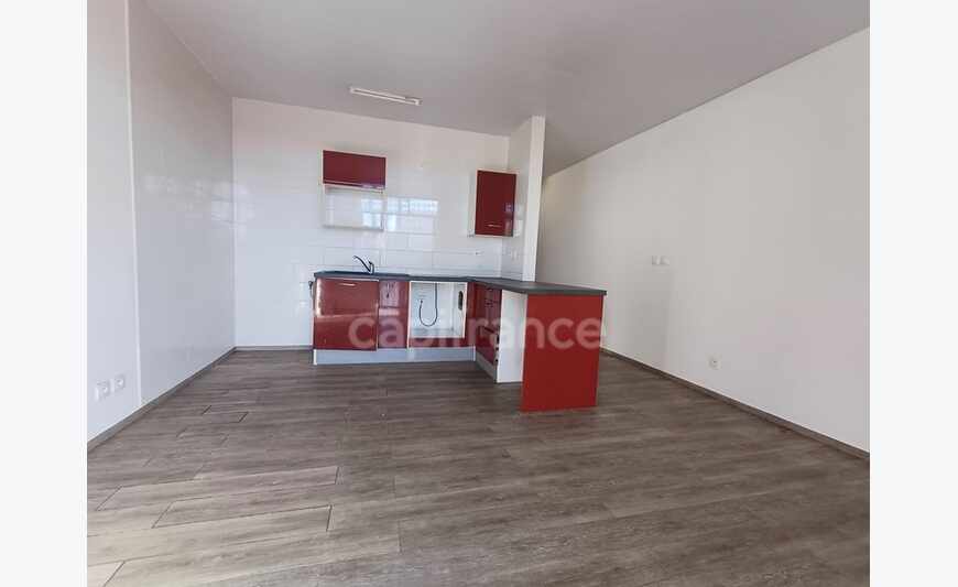 Charmant T2 lumineux au 2e étage, Rue Lieutenant Becker - À