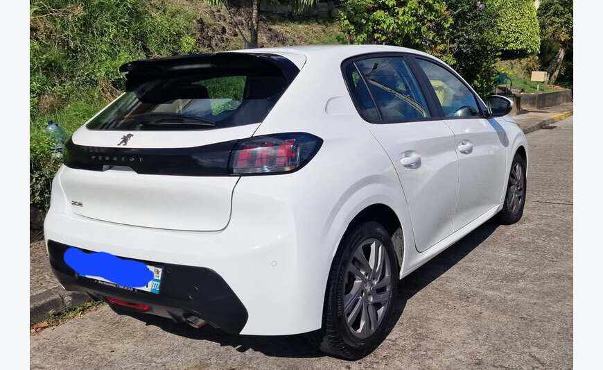 Peugeot 208 1L2 100cv BOÎTE AUTO DISTRIBUTION NEUVE