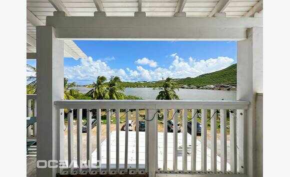 2 bedrooms with a sea view